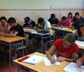 L'Escola d'Adults de Picanya supera els 400 alumnes, la gran majoria, joves