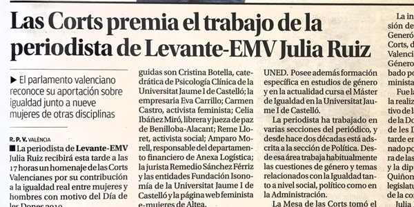 Les Corts Valencianes premien el treball de la periodista picanyera Julia Ruiz.